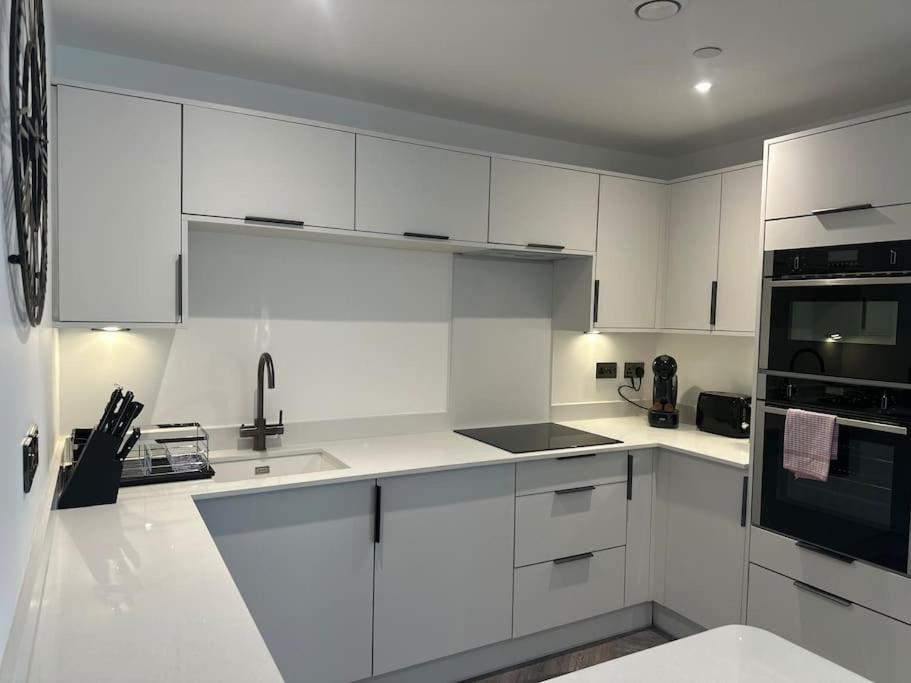 Museum View Apartments City Centre 1 Bedroom Кардифф Экстерьер фото