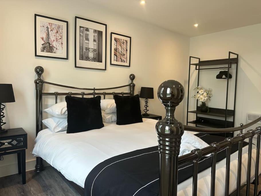 Museum View Apartments City Centre 1 Bedroom Кардифф Экстерьер фото